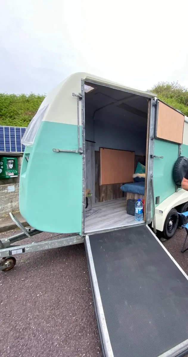 Horsebox/camper - Image 2