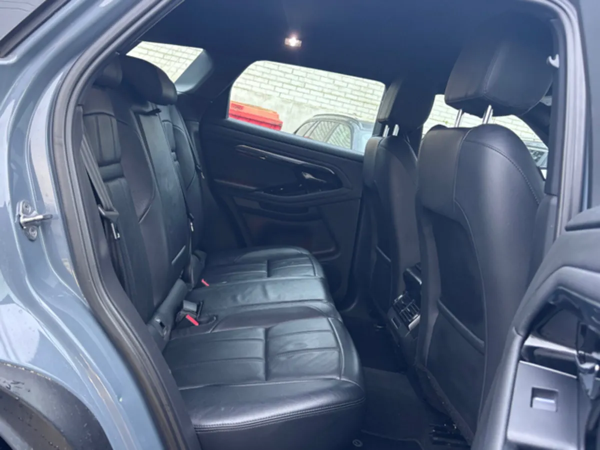 LAND ROVER RANGE ROVER EVOQUE P300E R- DYNAMIC - Image 4