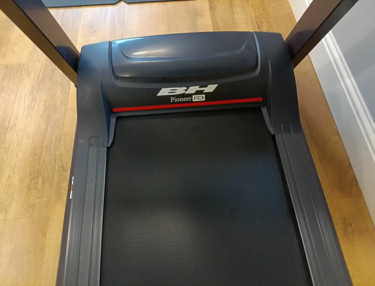 BH Pioneer R3 Treadmill - As New - Image 3