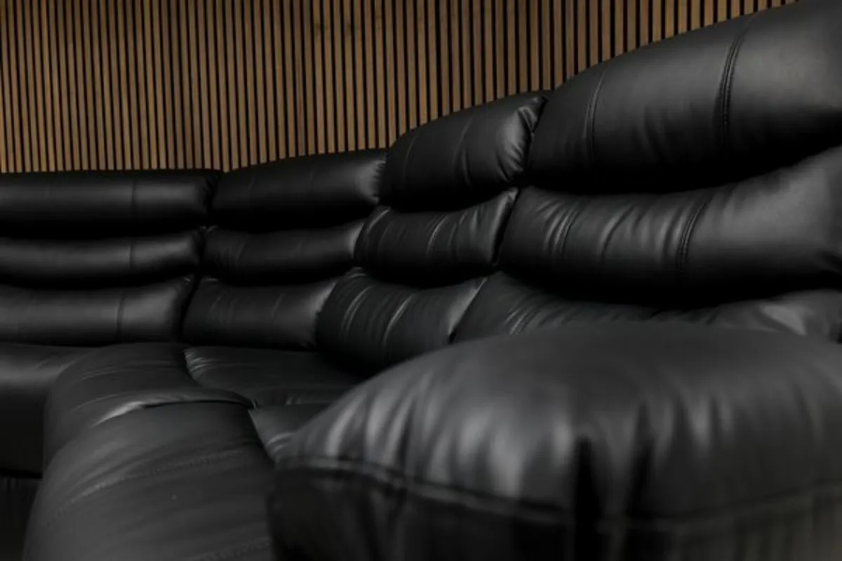 Christmas Sale on Special leather recliners - Image 2