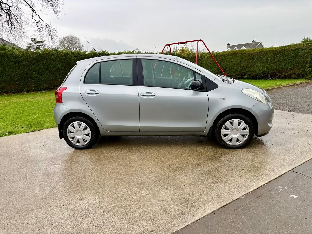 2009 TOYOTA YARIS NCT 04/26 - Image 2