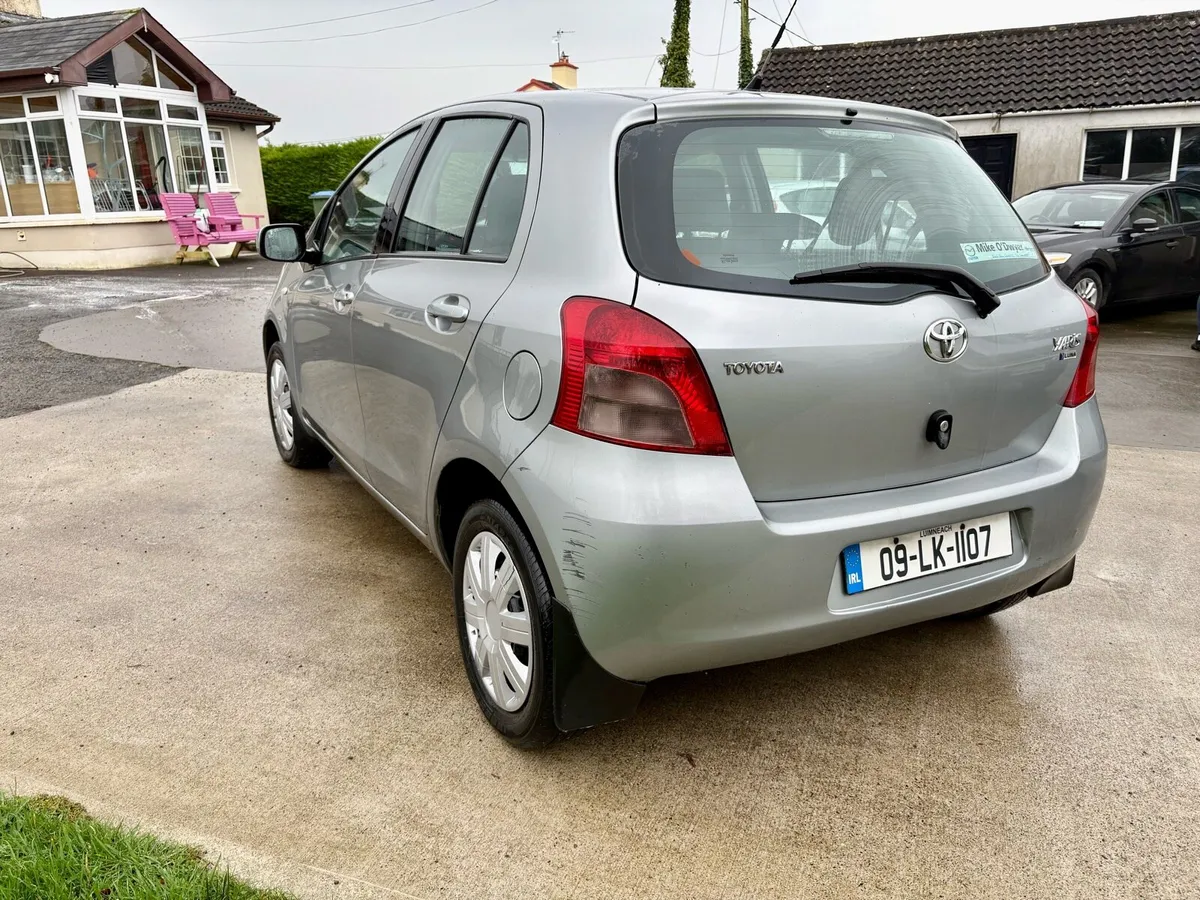 2009 TOYOTA YARIS NCT 04/26 - Image 4