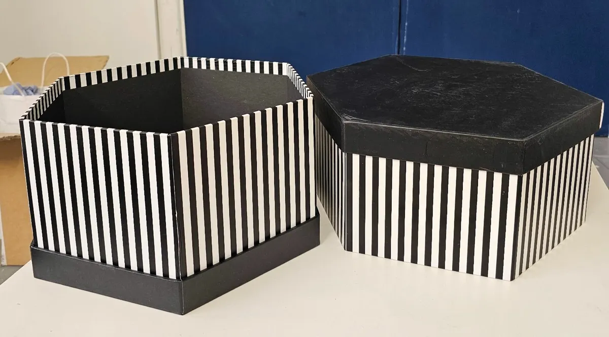 Hat box - Image 1