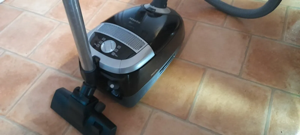 Miele vacuum/Hoover cleaner - Image 3