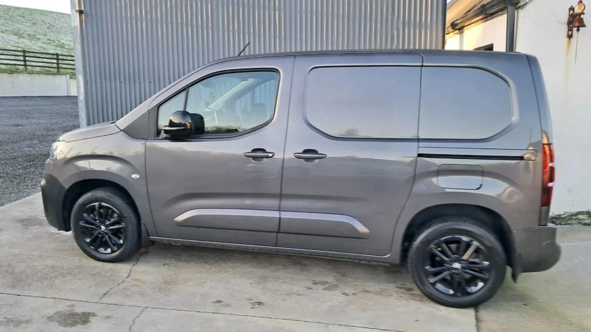 Citreon berlingo 1.6 130bhp auto - Image 2