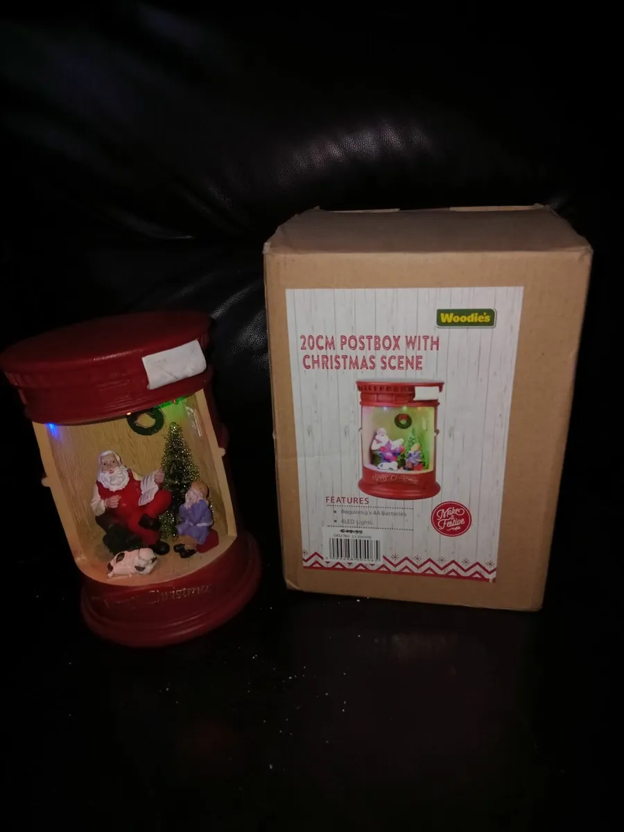 20CM POSTBOX CHRISTMAS SCENE - Image 1