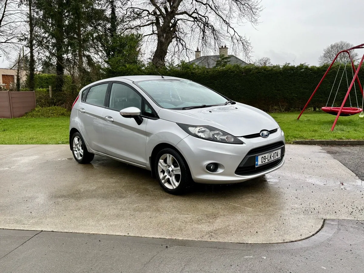 FORD FIESTA AUTOMATIC NCT 04/26 LOW MILEAGE - Image 1