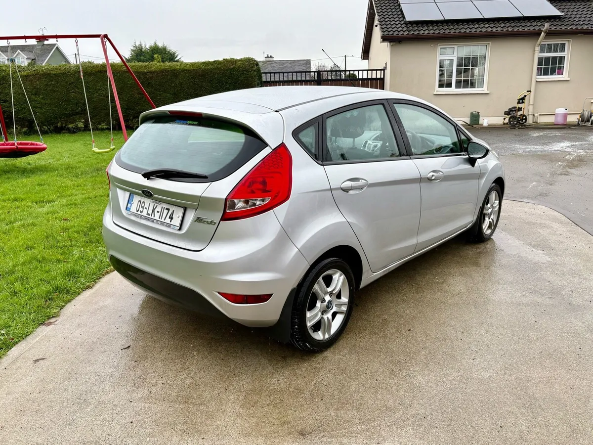 FORD FIESTA AUTOMATIC NCT 04/26 LOW MILEAGE - Image 3