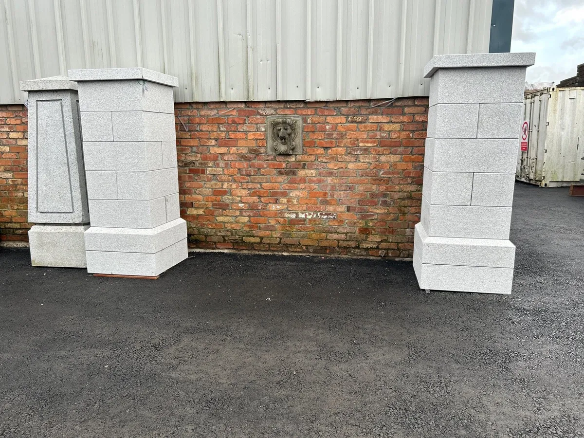 Granite Entrance Pillars - Image 1