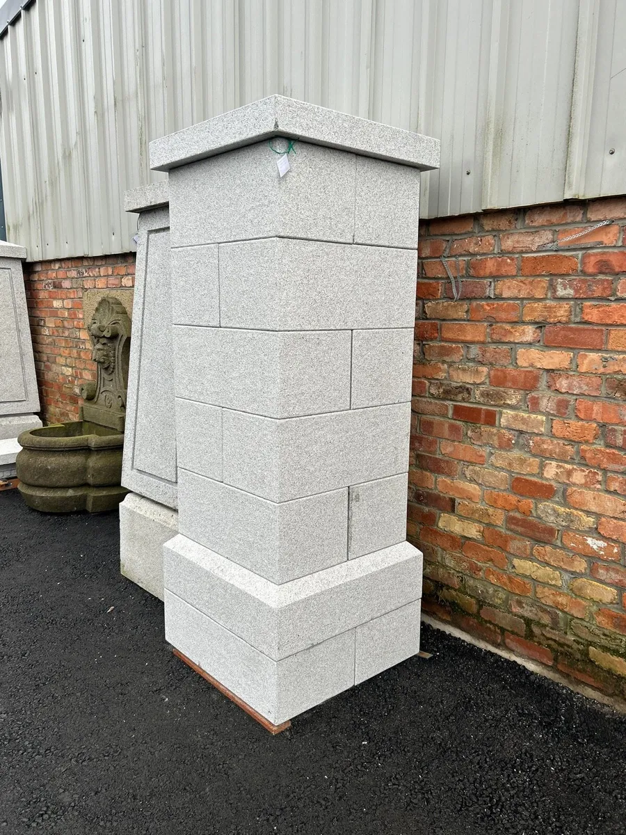 Granite Entrance Pillars - Image 2