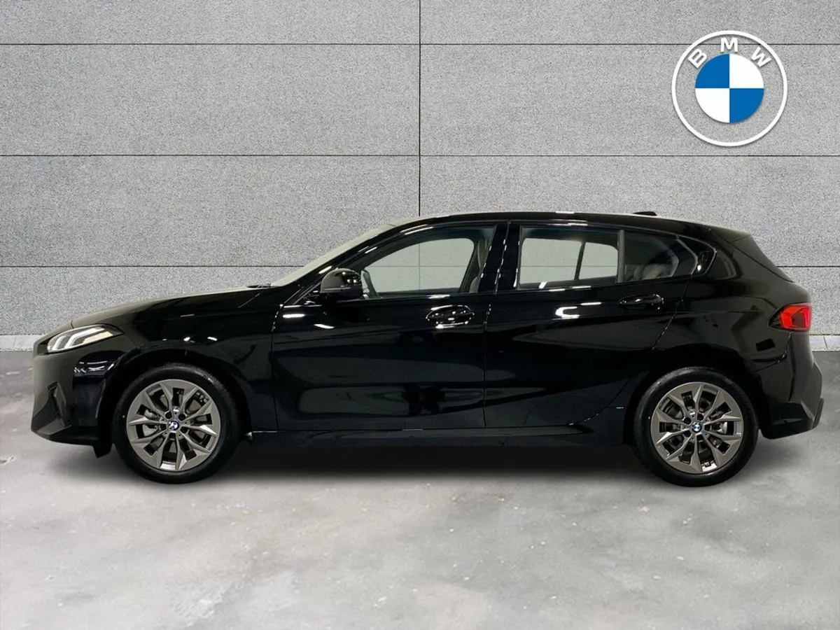 BMW 1-Series Sport 5dr - Image 3