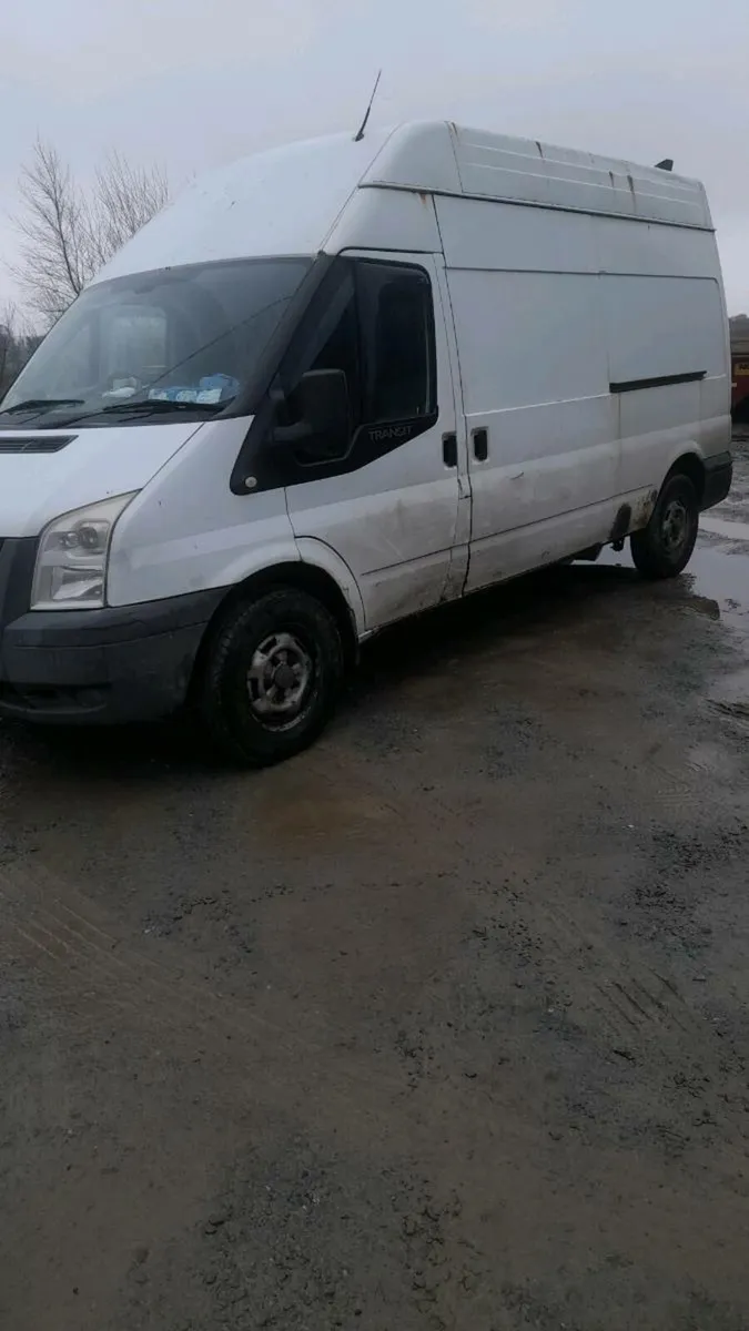 Transit van - Image 2