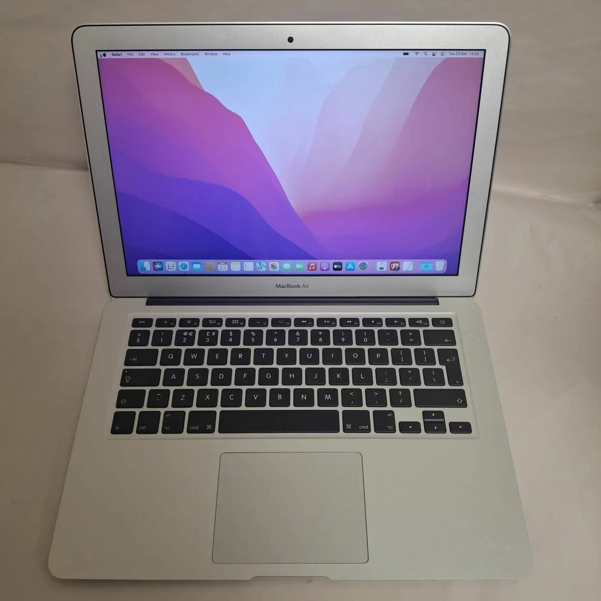 Apple MacBook Air 13-inch (Early 2015) | Intel i5 - Image 2
