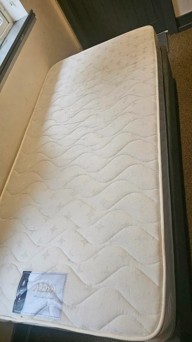 Single divan base with mattress - Image 2