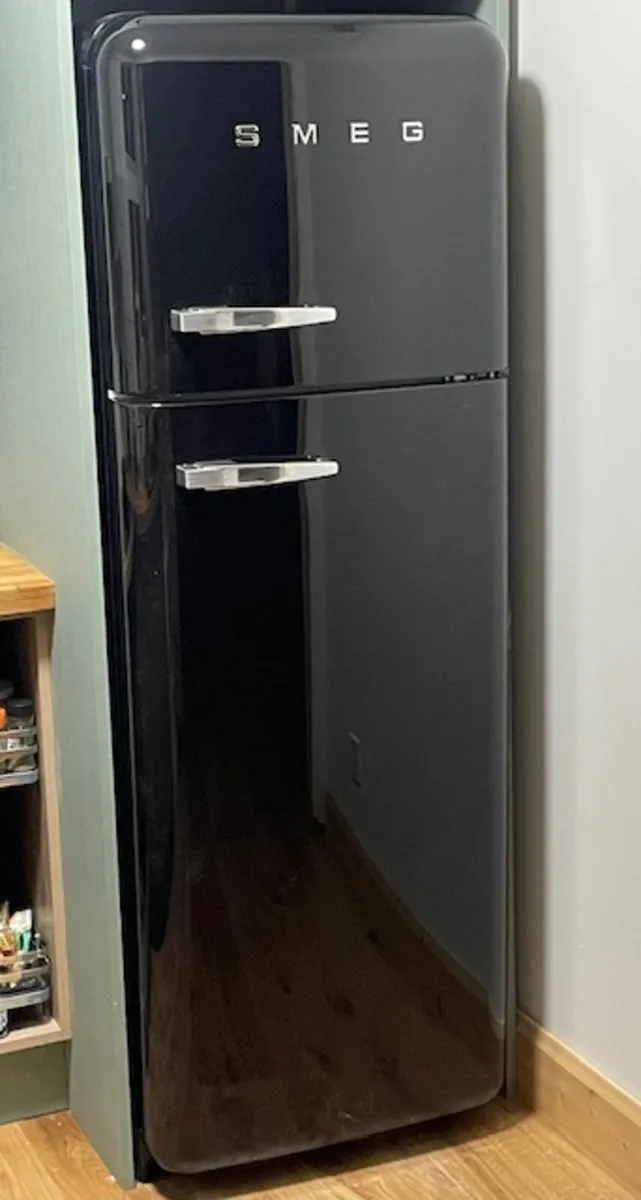 Smeg fridge freezer - Image 1