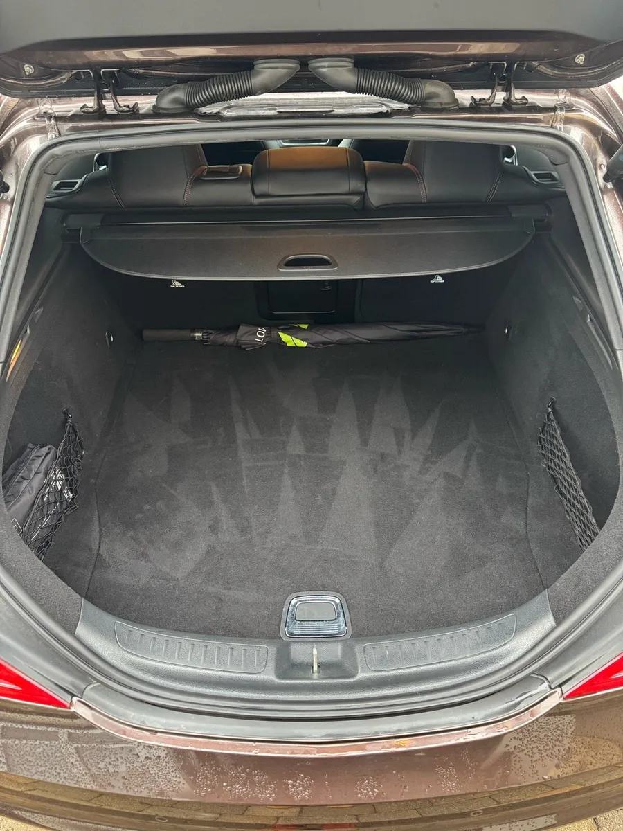 Mercedes Benz CLA 180 AMG-line - Image 3