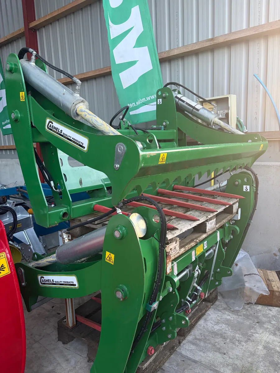 Cashel Bale Shear Plastic Remover