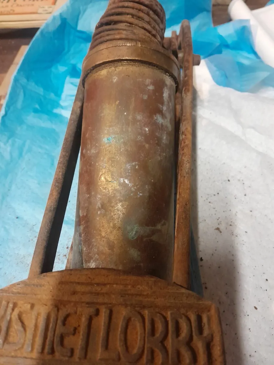 Vintage kismet lorry foot pump - Image 2