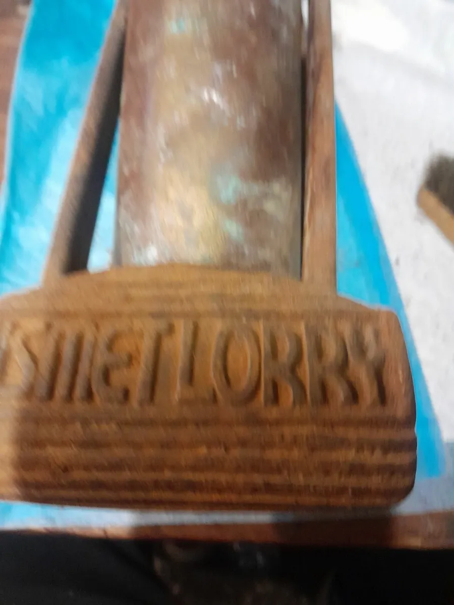 Vintage kismet lorry foot pump - Image 4