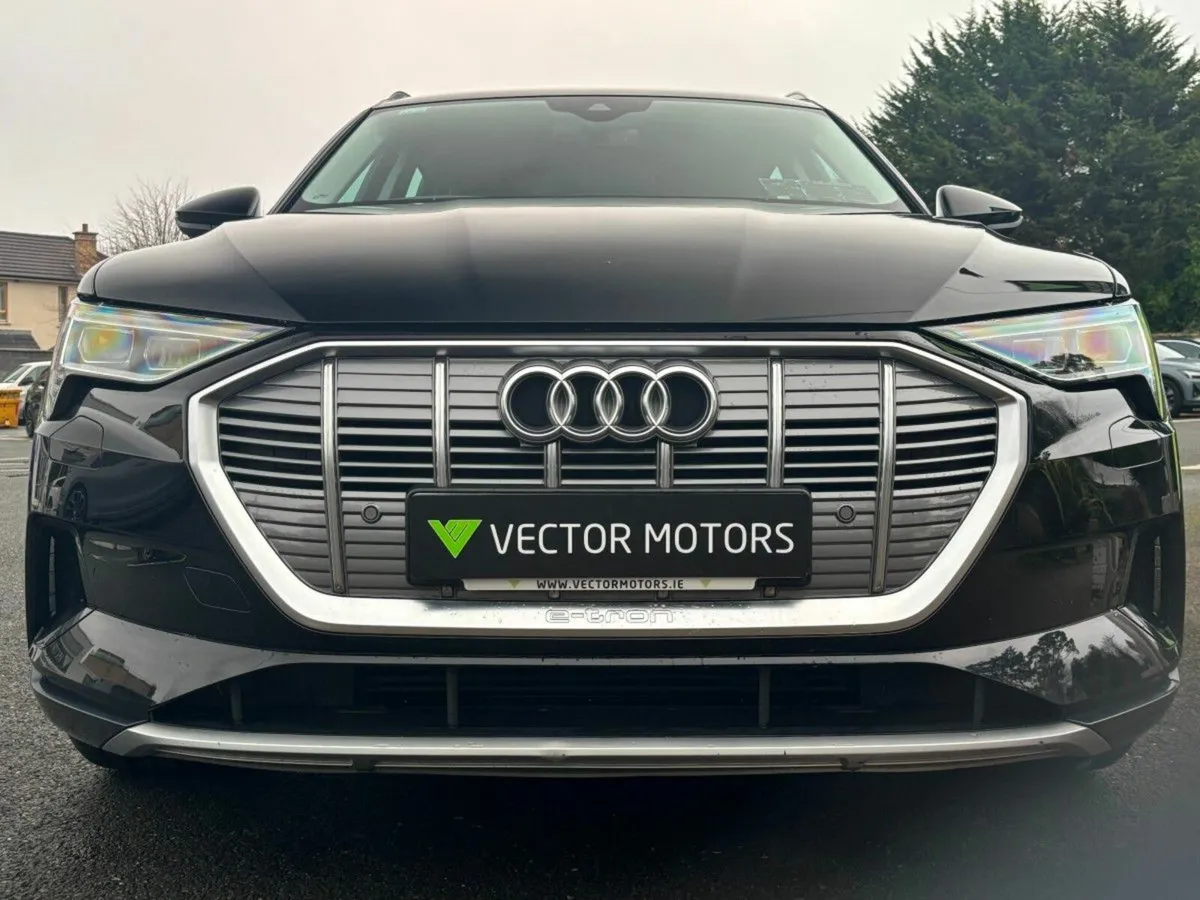 Audi e-tron 50 QUATTRO TECHNIK 22" WHEELS 12 MONTH - Image 3
