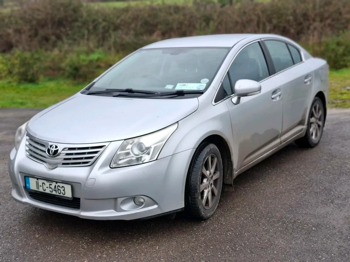 Toyota Avensis 2011 - Image 2