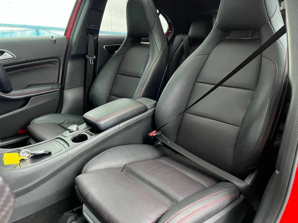 Mercedes-Benz A-Class A180 AMG-LINE 1.6 // OPENING - Image 4