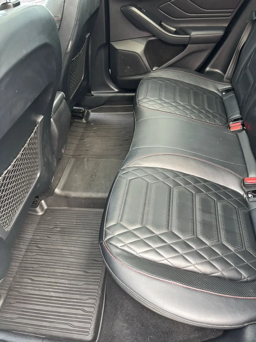 Ford Focus Focus St-Line Vignale - Image 3