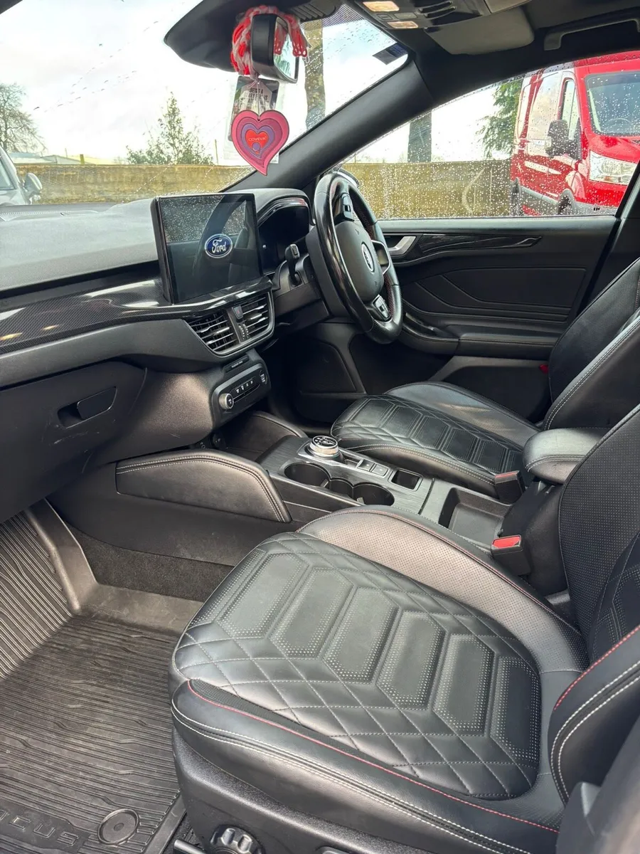 Ford Focus Focus St-Line Vignale - Image 4