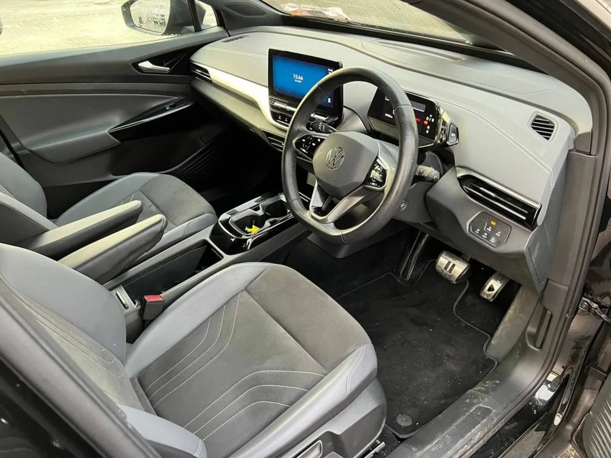 Volkswagen ID.4 LIFE PRO DX 77KWH // LOW MILEAGE / - Image 2