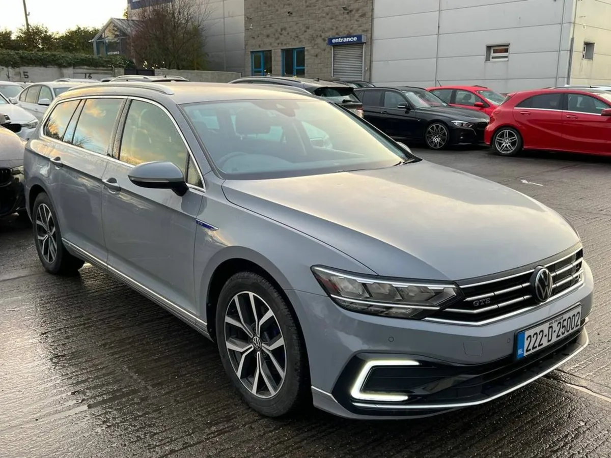 Volkswagen Passat GTE VARIANT 1.4 TSI HYBRID // LE - Image 1