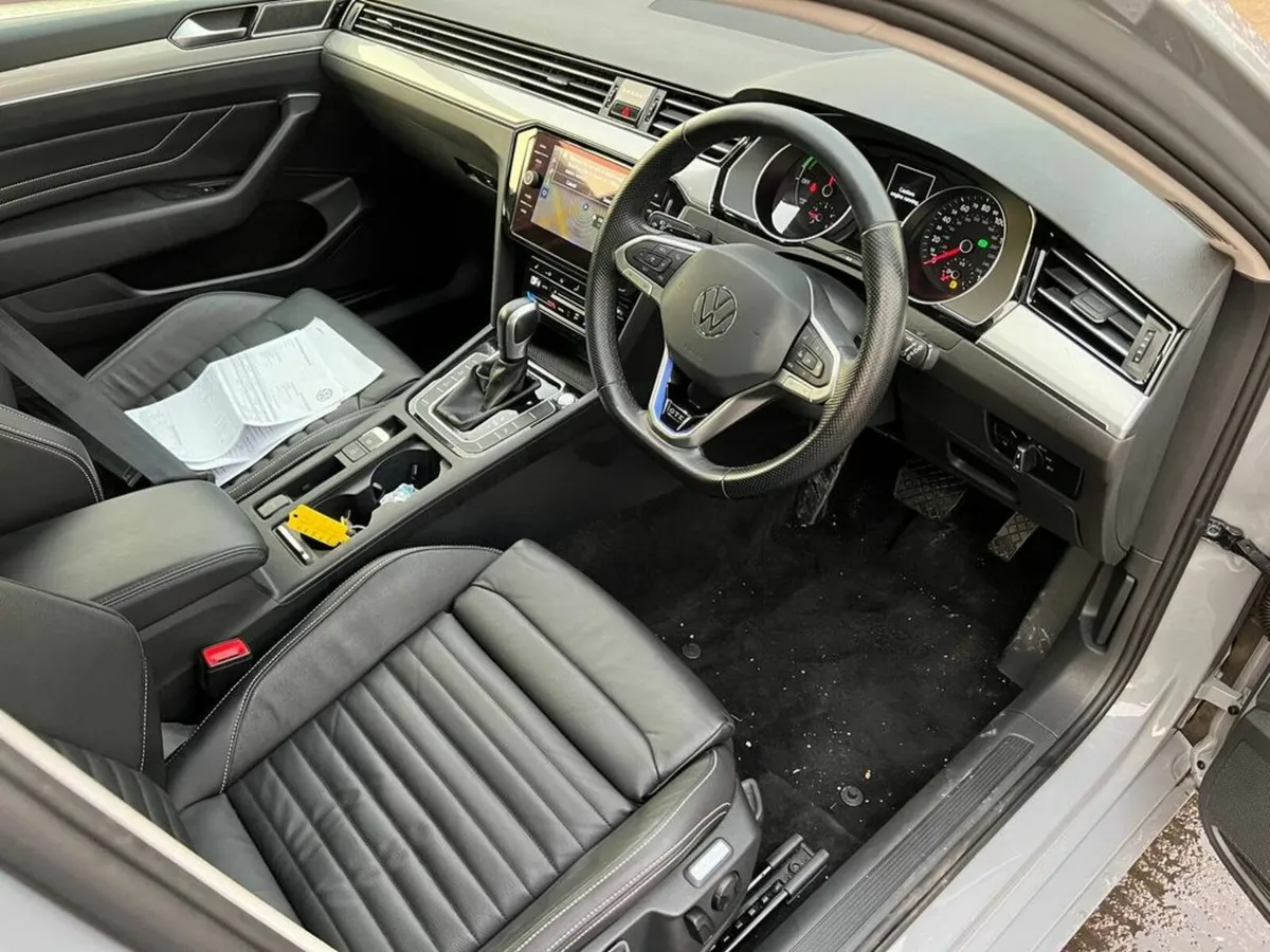 Volkswagen Passat GTE VARIANT 1.4 TSI HYBRID // LE - Image 2
