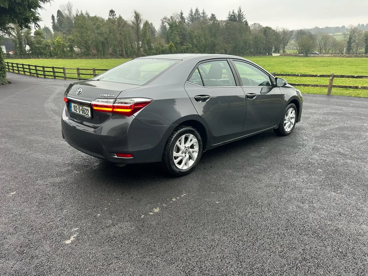 2018 Toyota Corolla manual petrol - Image 4
