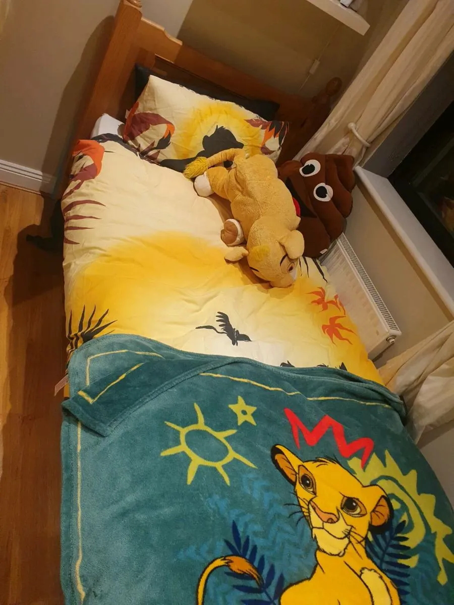 Single bed - Image 1