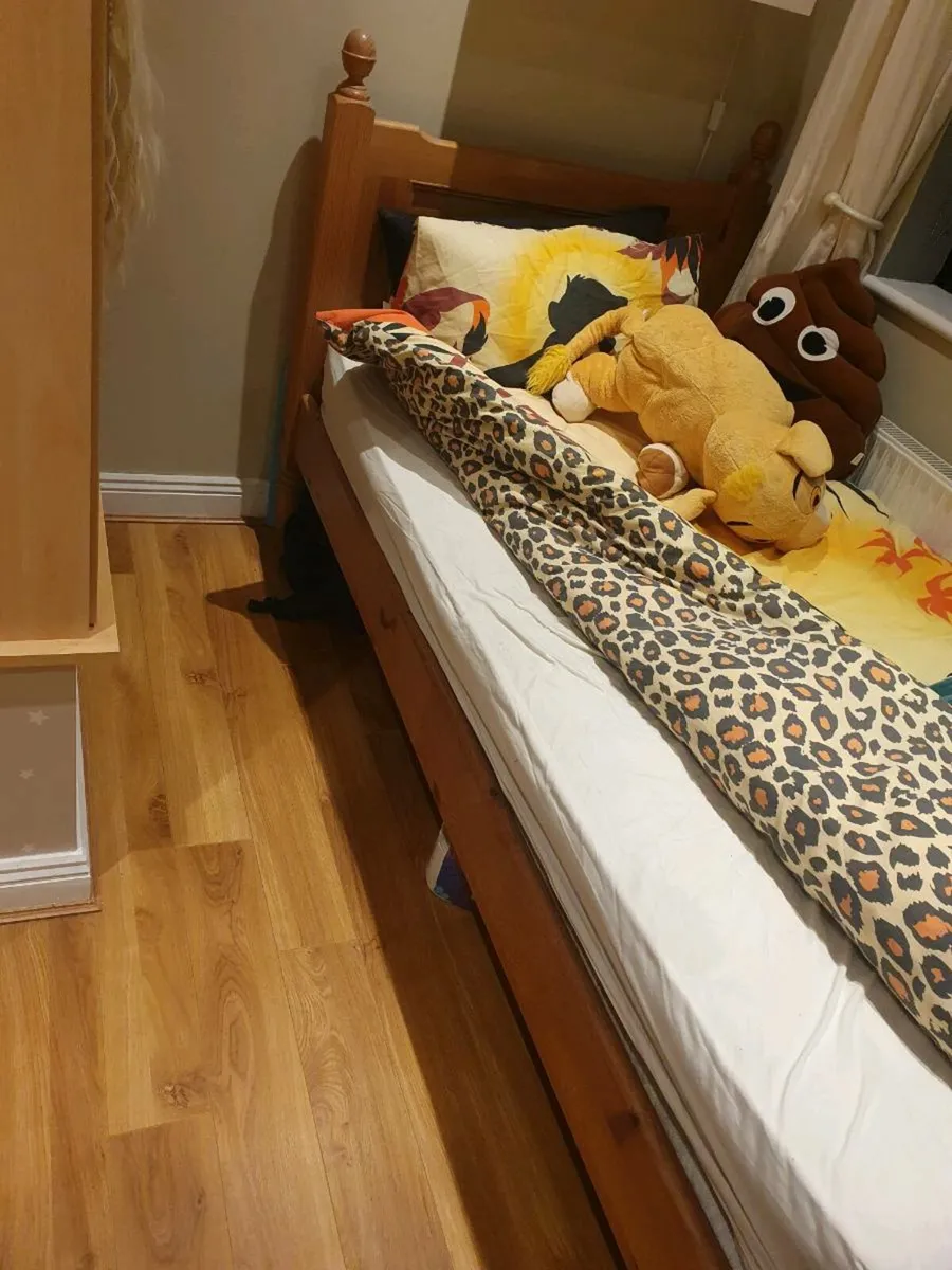 Single bed - Image 3