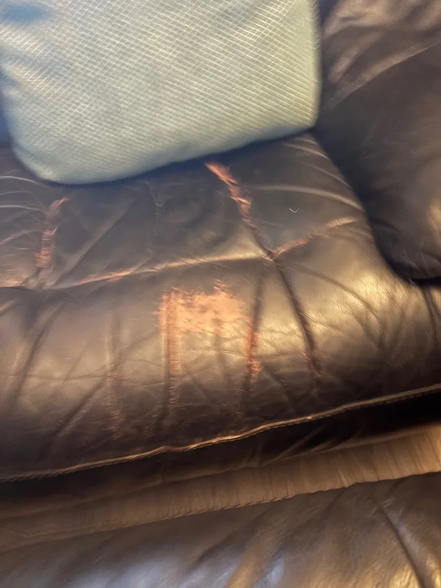 Leather recliner sofa set - Image 1