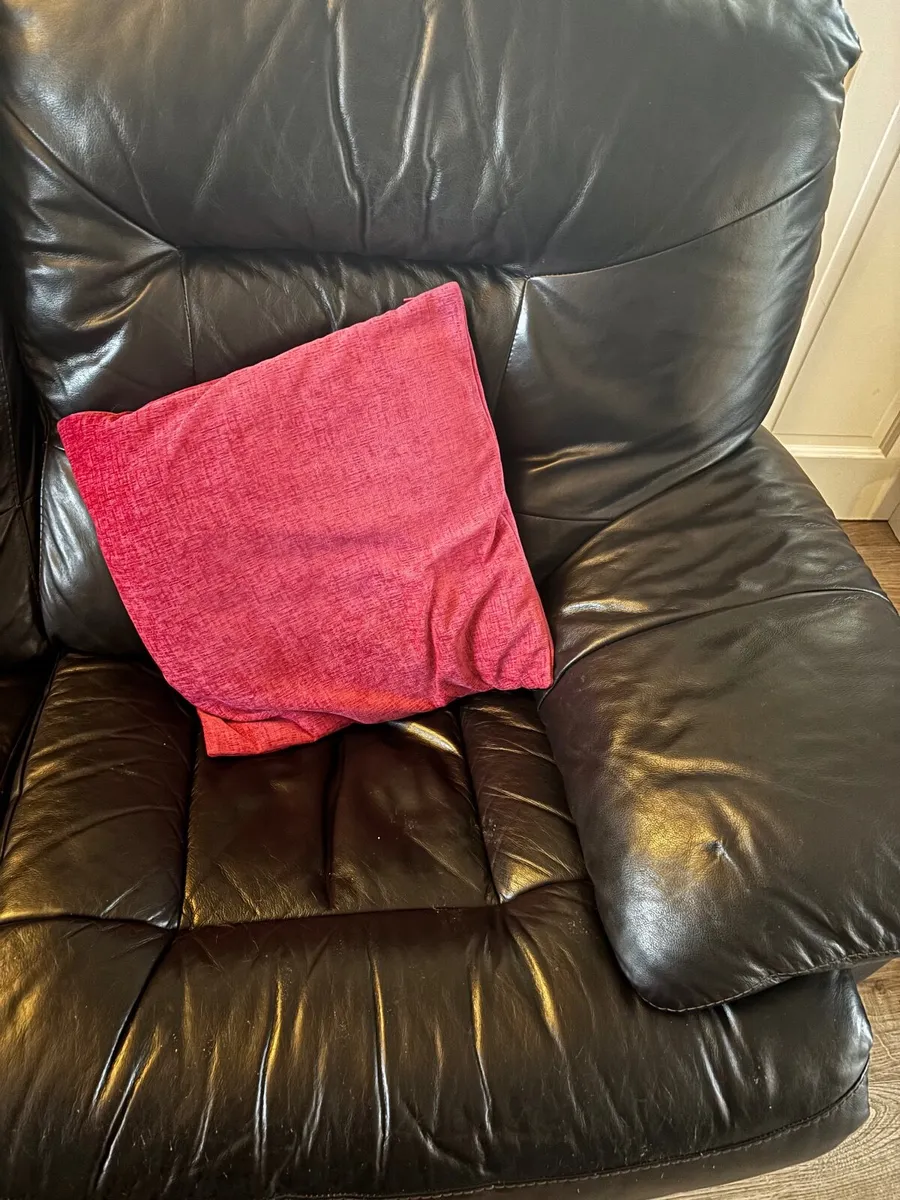 Leather recliner sofa set - Image 2