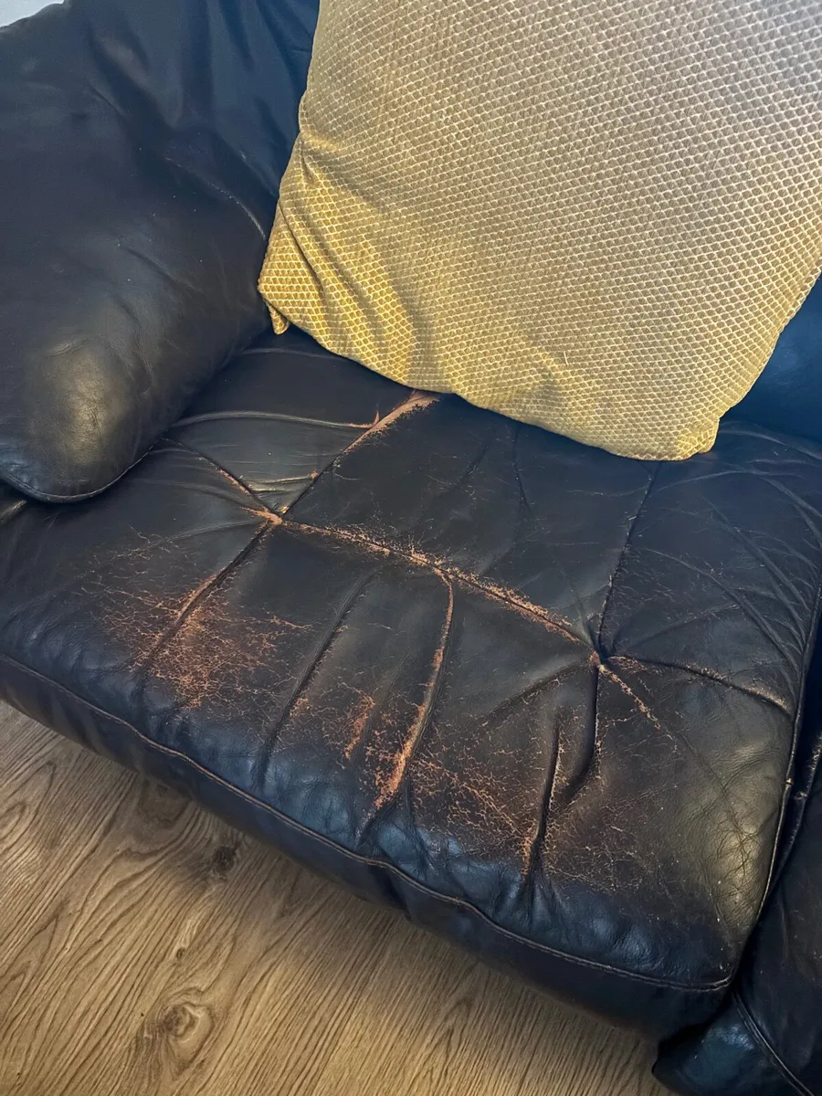 Leather recliner sofa set - Image 4