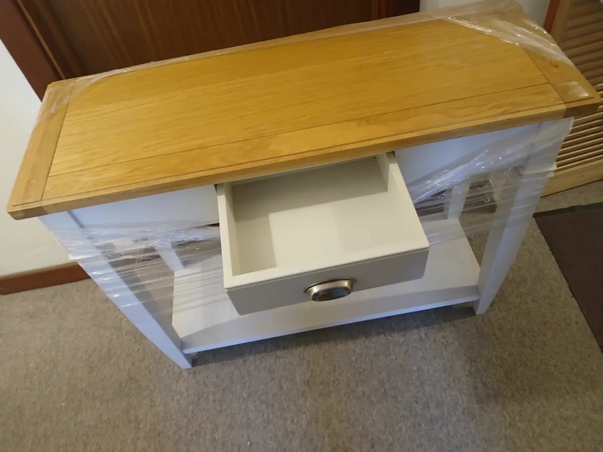 Reception table new delivered.... - Image 1