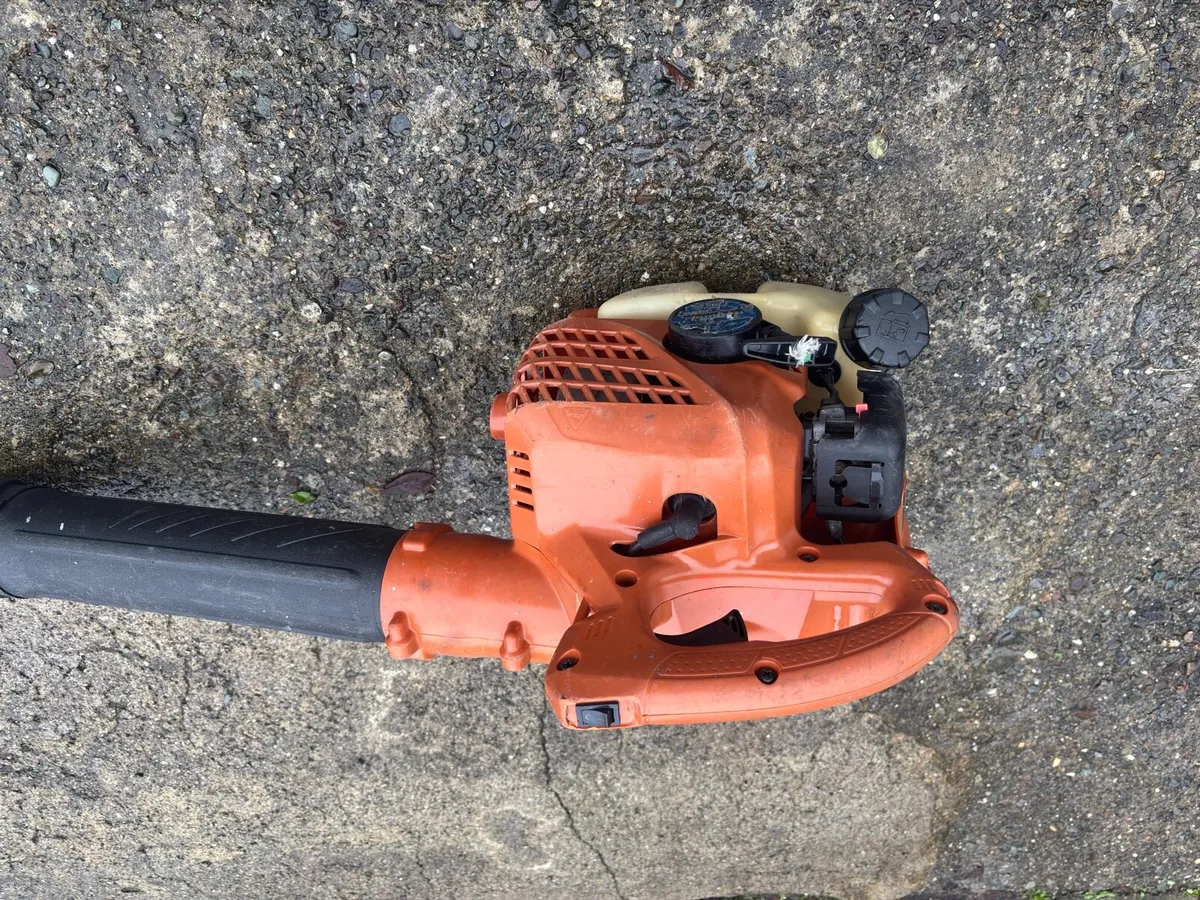Tanaka leaf blower - Image 1