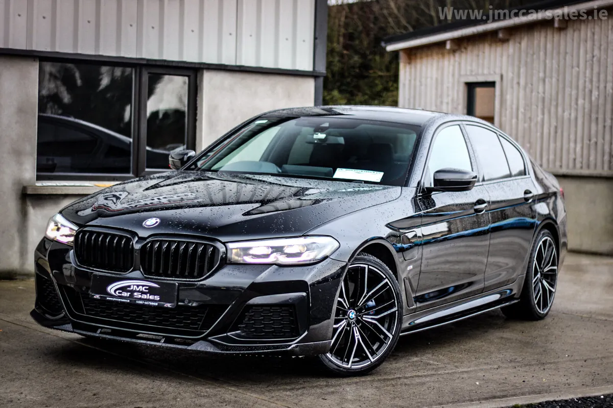 2021 BMW 530e M-SPORT PLUG IN HYBRID - Image 1