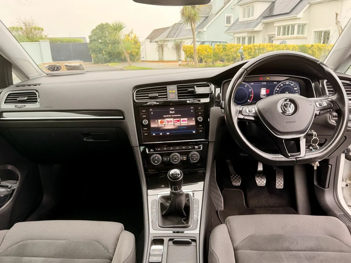 Volkswagen Golf R Line 2017 - Image 4