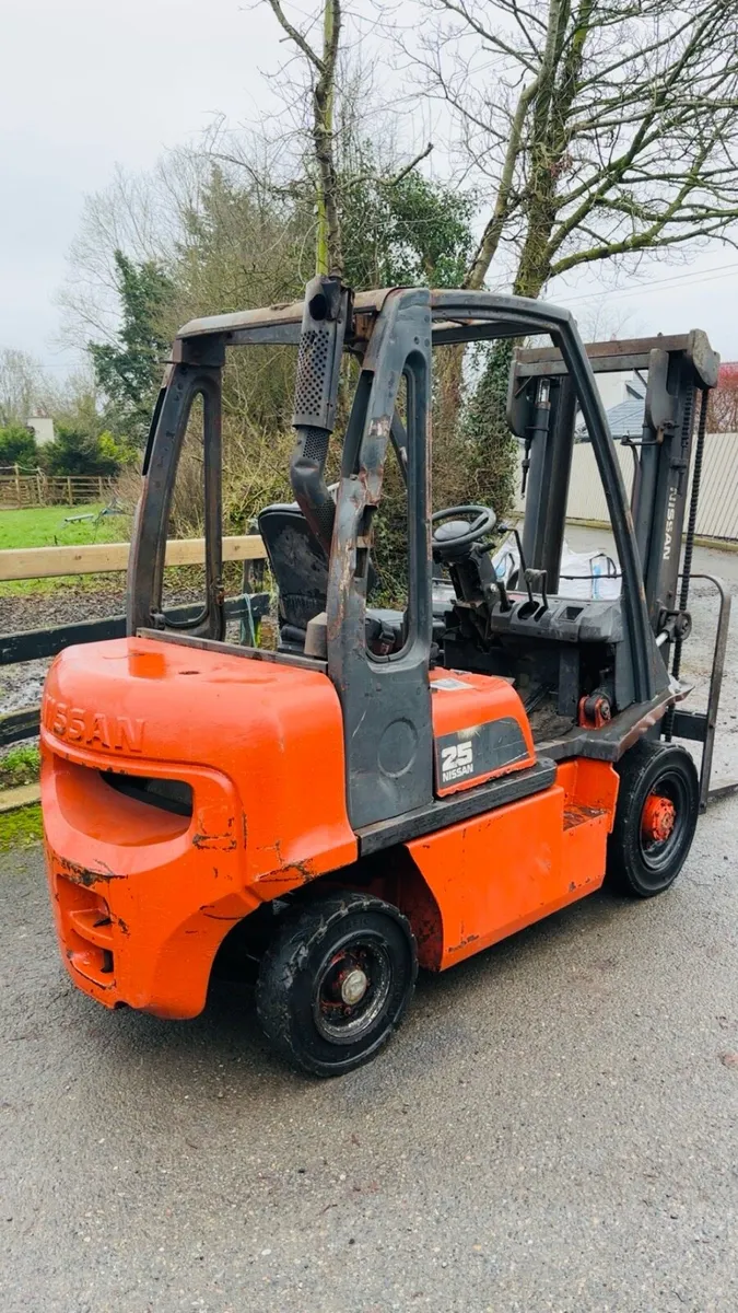 Nissan 2.5ton diesel forklift - Image 2