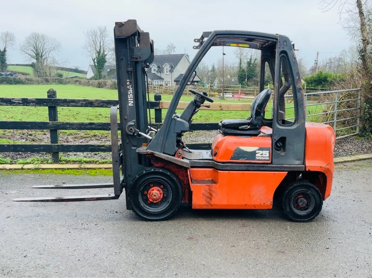 Nissan 2.5ton diesel forklift - Image 4