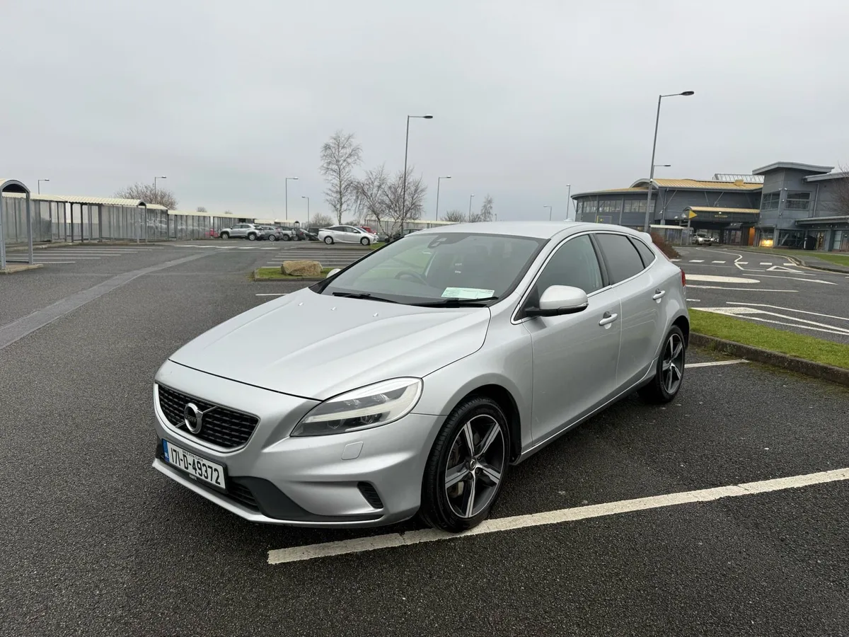 Volvo V40 D3 R-Design (150 BHP) - Image 3