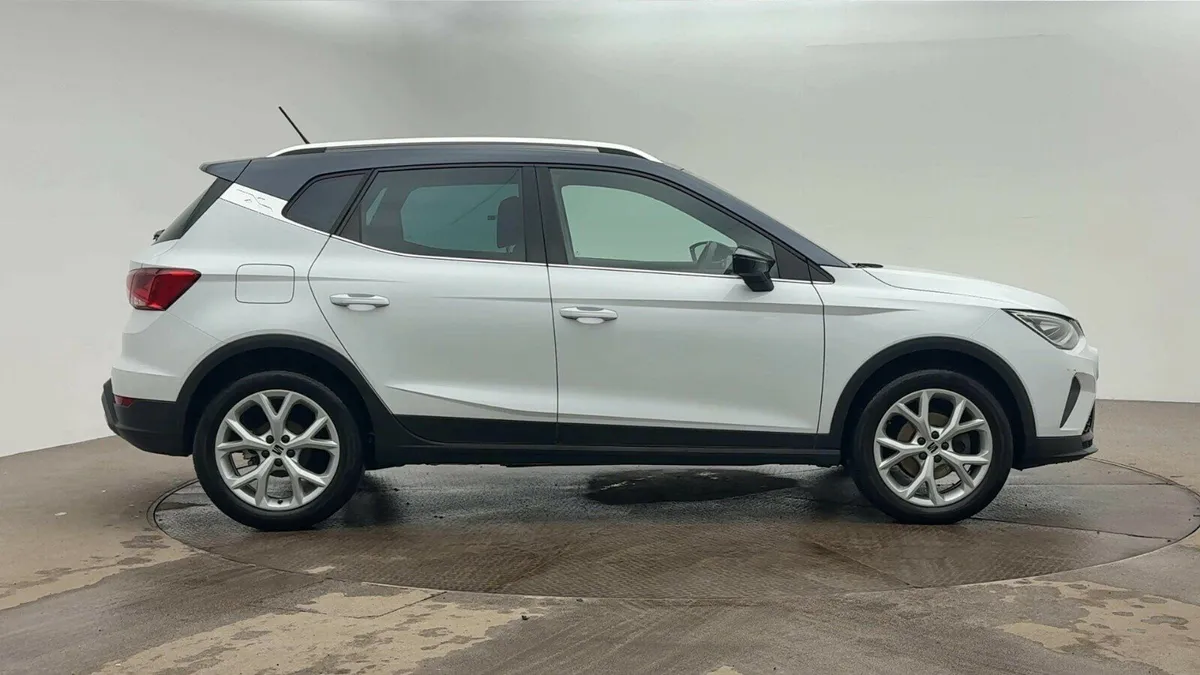 SEAT Arona Hatchback FR - Image 2