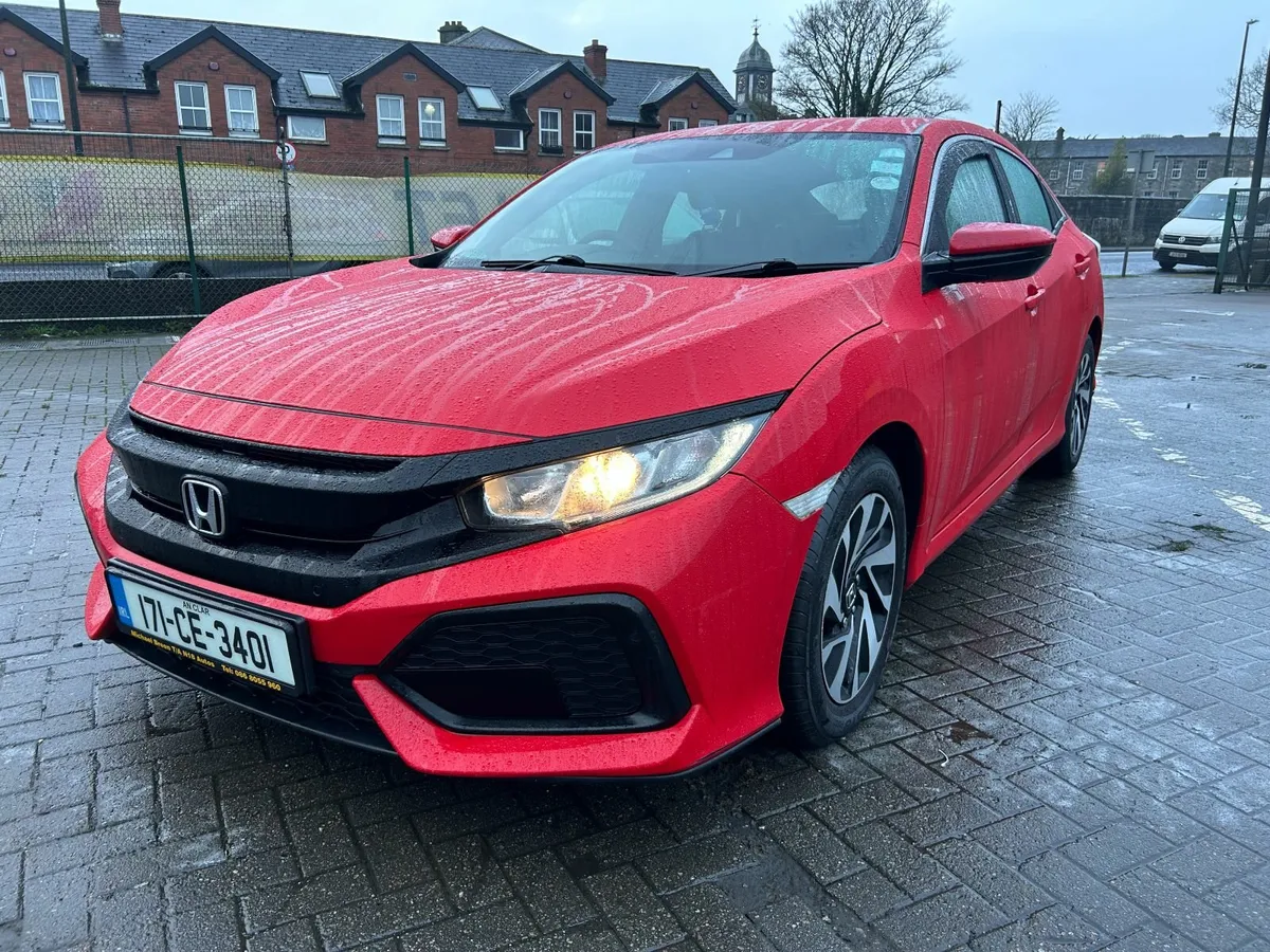 Honda Civic 2017 - Image 2