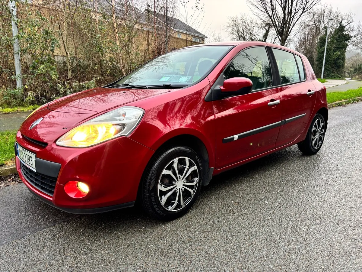 Renault Clio Petrol NCT 02/2026 Tax 01/2026 - Image 2