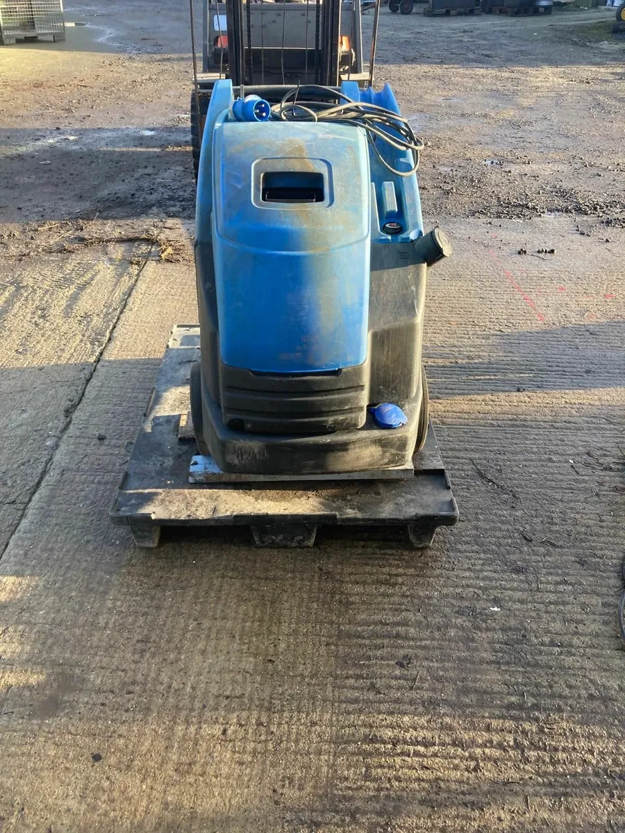 Nilfisk 5 Hot Power Washer - Image 1
