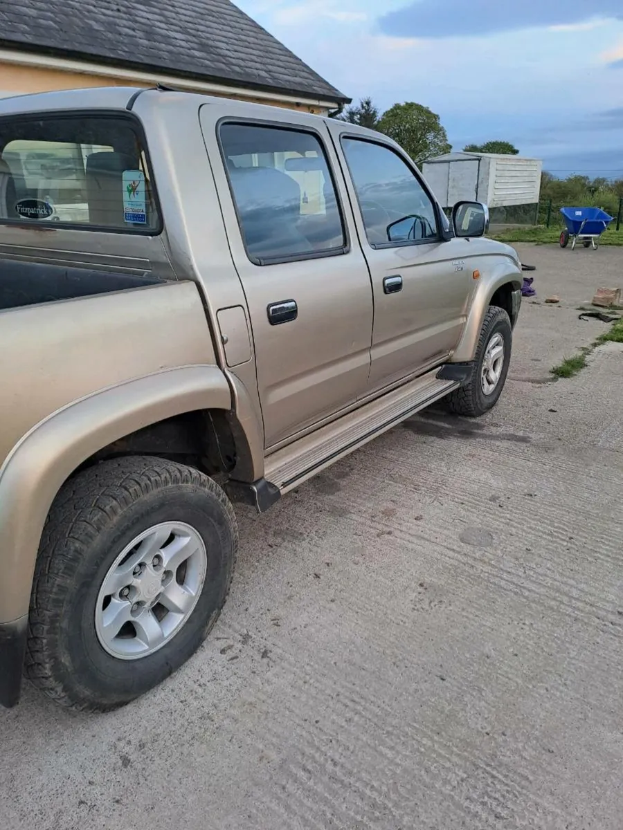 Toyota hilux - Image 3
