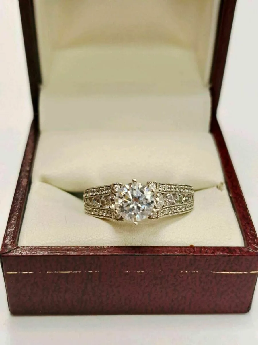 18K White Gold Ring 18CT - Image 1